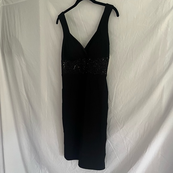 NWT Woman’s size 6 R & M Richards little black dress $24 - Picture 6 of 9